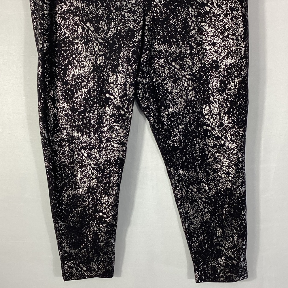NWT Torrid black and metallic patterned Leggings size 3 plus - Picture 4 of 11